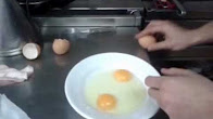 130420_Videos_en_angles_01_How_to_make_an_omelette